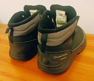 BOTAS Y ZAPATOS QUECHUA