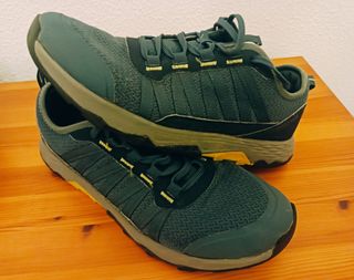 BOTAS Y ZAPATOS QUECHUA