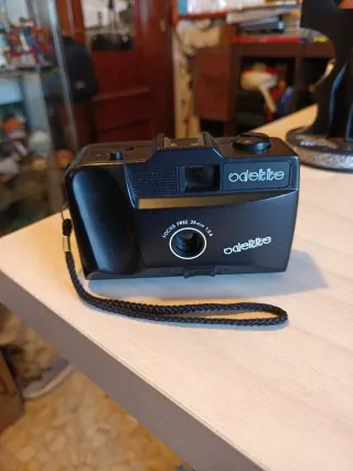 Cámara Odette Focus Free 35mm