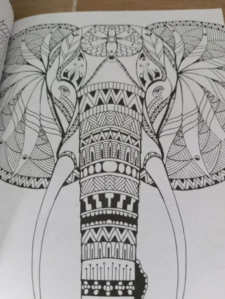 RELÁJATE COLOREANDO