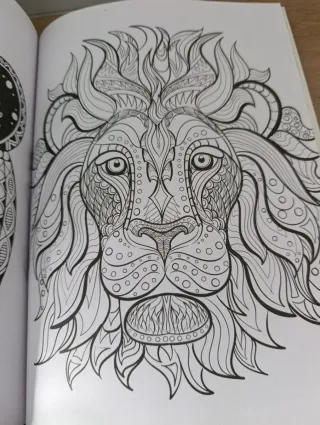 RELÁJATE COLOREANDO