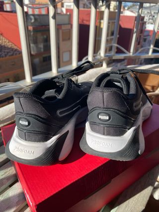 Zapatillas deportivas Puma Negras y Blancas