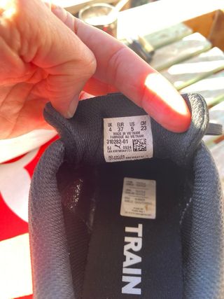 Zapatillas deportivas Puma Negras y Blancas