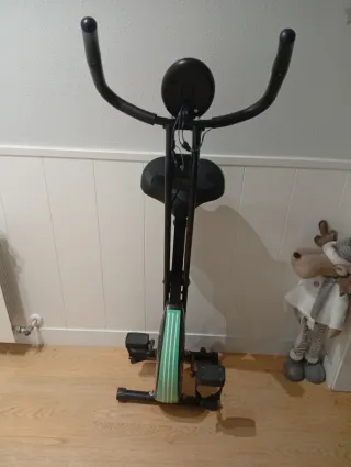 Bicicleta Estática Verde y Negra