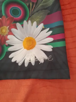 Vestido estampado flores y encaje