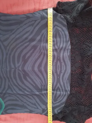 Vestido estampado flores y encaje