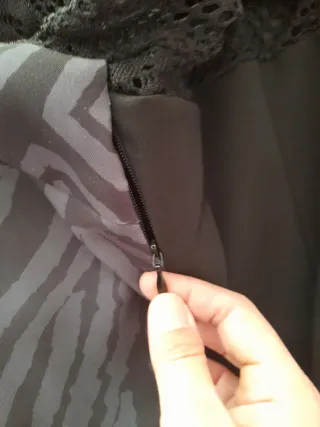 Vestido estampado flores y encaje