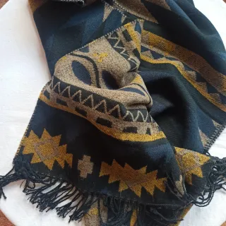 Bufanda grande motivos étnicos