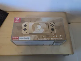 Nintendo Switch Lite Edizione Hyrule + Custodia