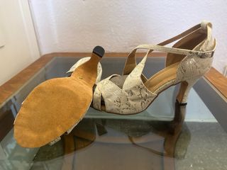 Scarpe da ballo beige con stampa argentata