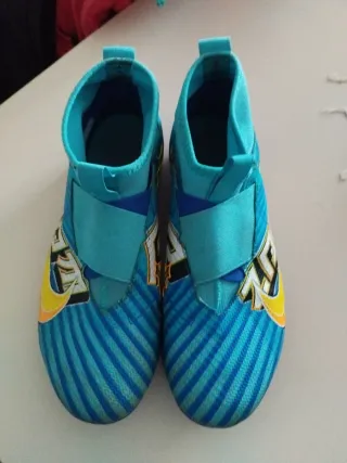 Scarpe da calcio per bambini, taglia 38.5