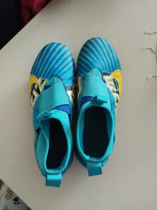 Scarpe da calcio per bambini, taglia 38.5