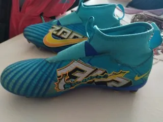 Scarpe da calcio per bambini, taglia 38.5