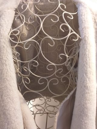 Chaqueta borreguito beige y blanca