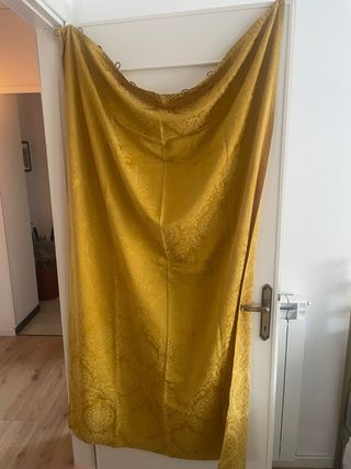 Antiche tende color oro