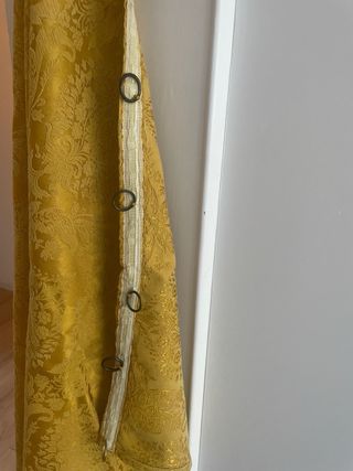 Antiche tende color oro