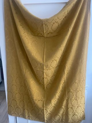 Antiche tende color oro