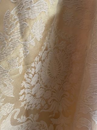 Antiche tende color oro