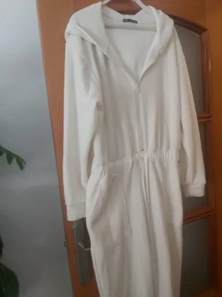 Mono Zara Beige con Capucha