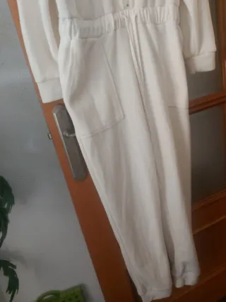 Mono Zara Beige con Capucha