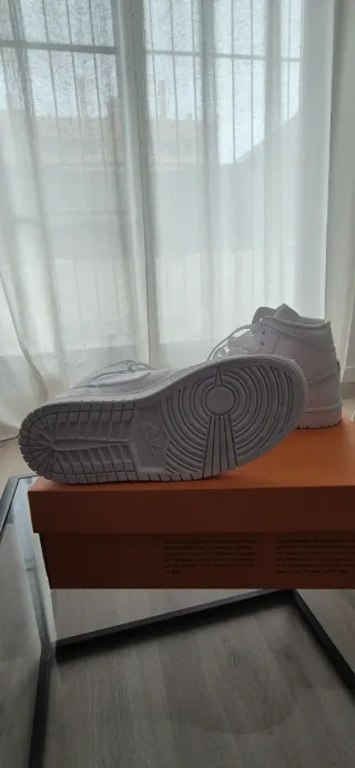 Zapatillas Air Jordan 1 Mid Blancas