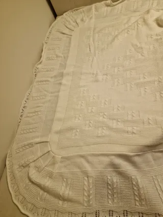 Colcha Cuna Tejida Blanca
