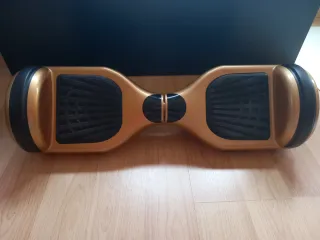 Hoverboard Dorado con Cargador , Mando y bolsa.