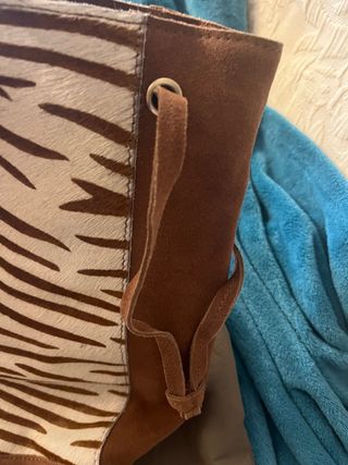 Bolso de ante con estampado cebra