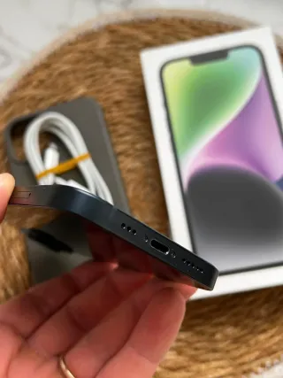 iPhone 14 con batteria all'87% di salute