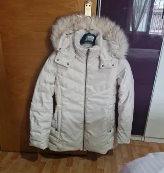 Plumas Zara,crema Talla M con Capucha