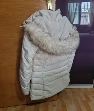 Plumas Zara,crema Talla M con Capucha