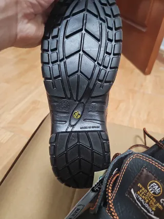 Calzado de seguridad FAL Talla 41