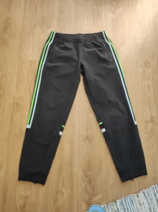 Pantalón chándal Adidas negro y verde