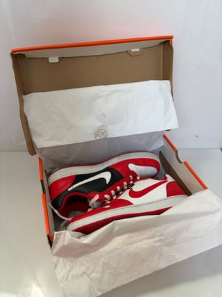 Zapatillas Nike Court Low Rojas y Blancas