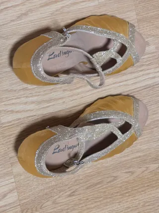 Zapatos de baile dorados con brillos talla 34