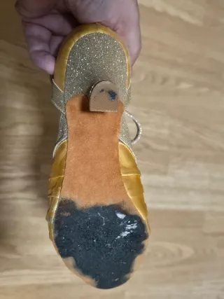 Zapatos de baile dorados con brillos talla 34