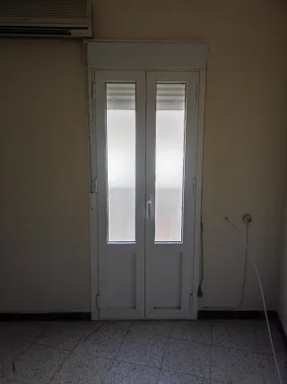 Puerta Balconera PVC con Persiana