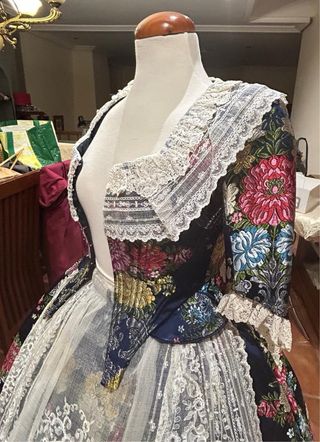 Traje de Fallera