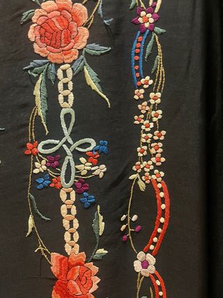 Mantón de Manila Antiguo Negro y Rojo