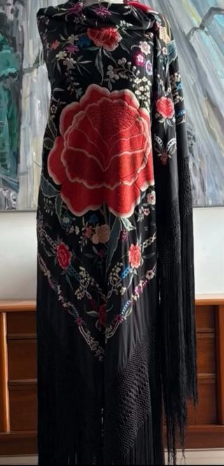 Mantón de Manila Antiguo Negro y Rojo