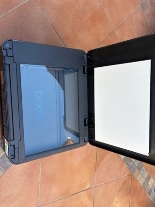 Impresora HP Deskjet 2721e e impresora Brother