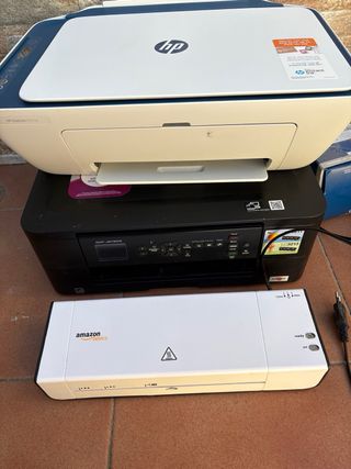 Impresora HP Deskjet 2721e e impresora Brother