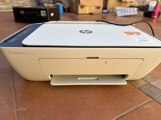 Impresora HP Deskjet 2721e e impresora Brother