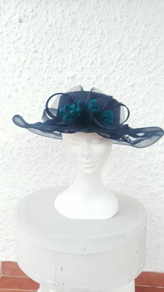 Pamela tocado azul boda