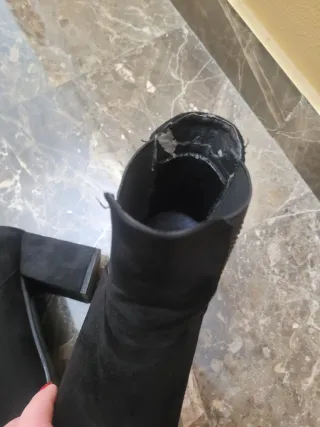 Stivaletti neri con borchie