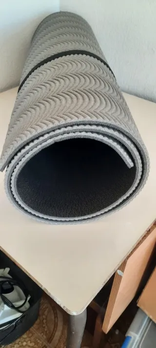 Esterilla azul para yoga