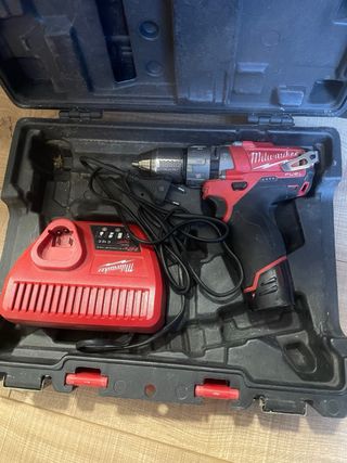 Atornillador Milwaukee a batería M12 CPD