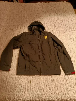 Giacca a vento sportiva Ferrari nera