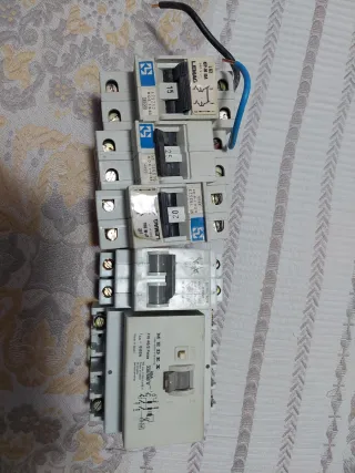 PRECIO LOTE Interruptores LEMAG y MEDEX