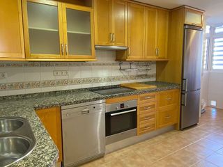 Piso en alquiler en Alegría de la Huerta- Jardín de Málaga en Málaga